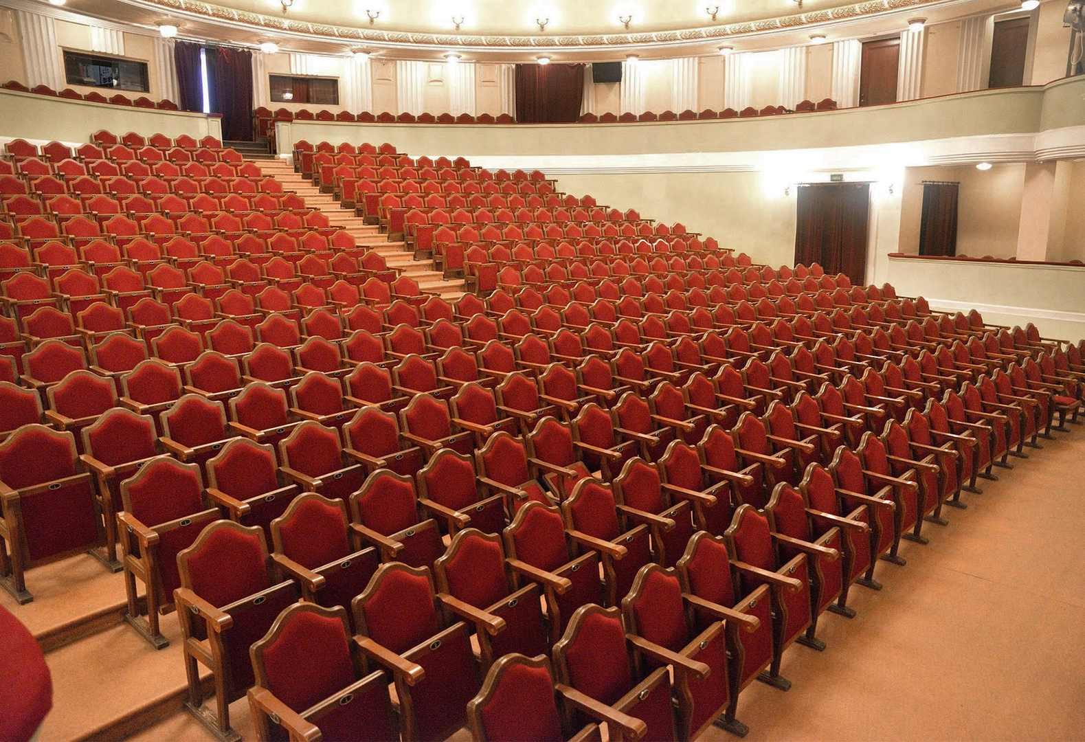 Theater auditorium before the full-scale invasion. ©Lev Sandalov