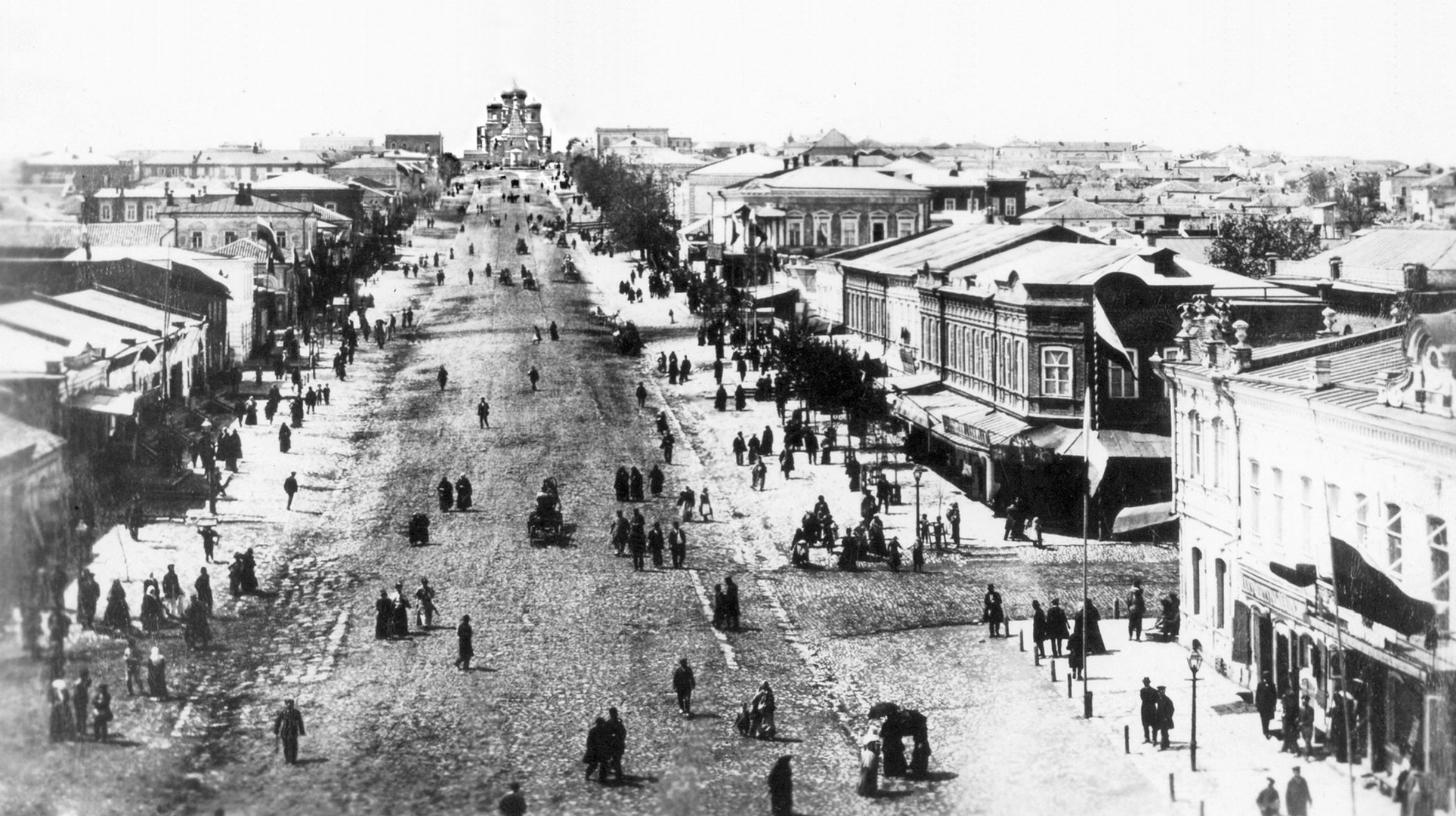 The central street of Mariupol with the Church of St. Mary Magdalene. Digital restoration of the photo. ©Center for Spatial Technologies