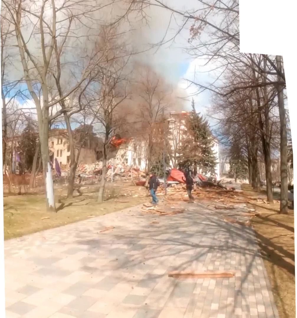 The area of the theater stage is on fire. Panorama, made from the video from the Mariupol NOW Telegram channel. ©Center for Spatial Technologies