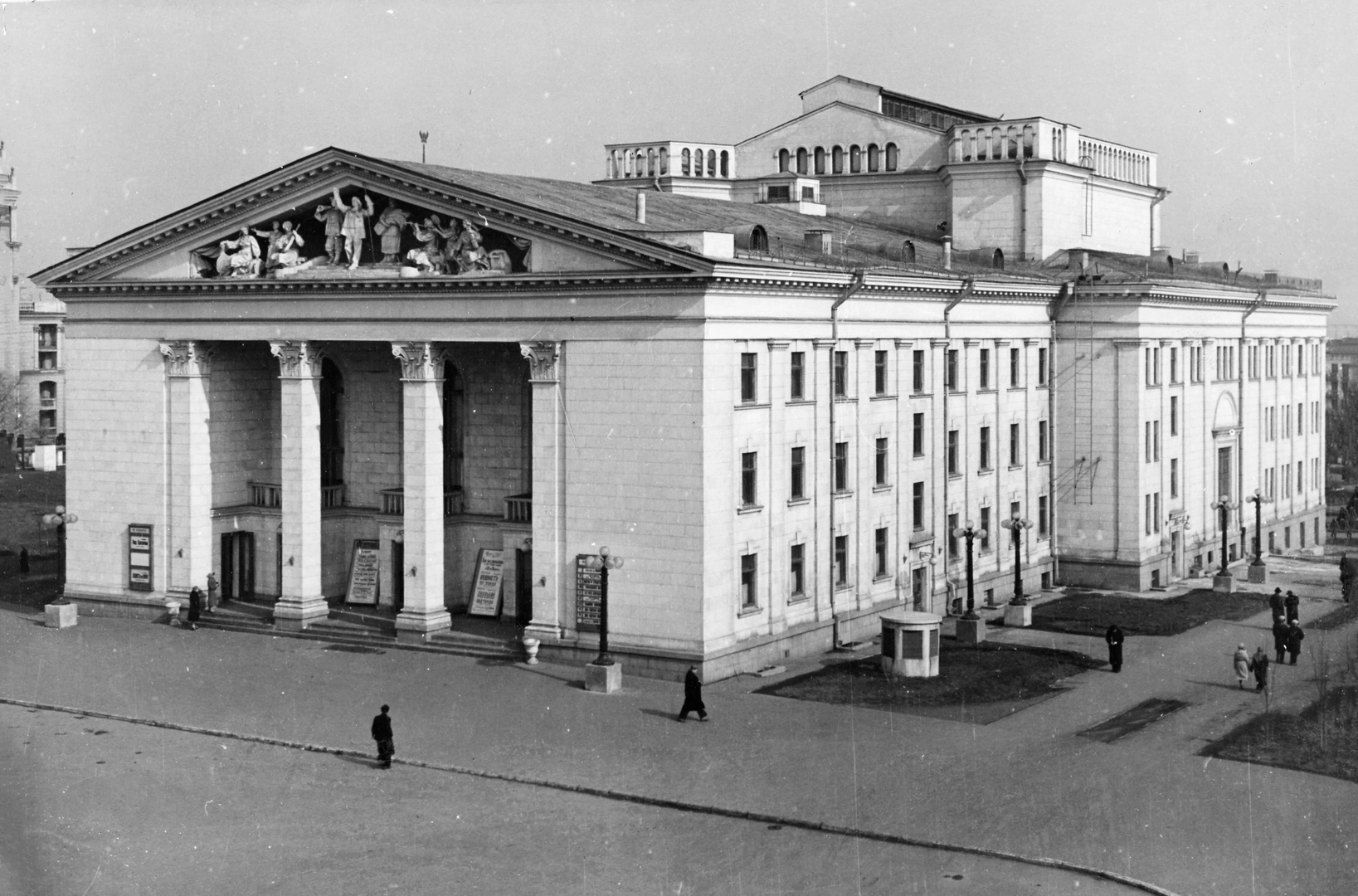 Новозбудований Драмтеатр, 1960 рік. ©Державна наукова архітектурно-будівельна бібліотека імені В. Г. Заболотного